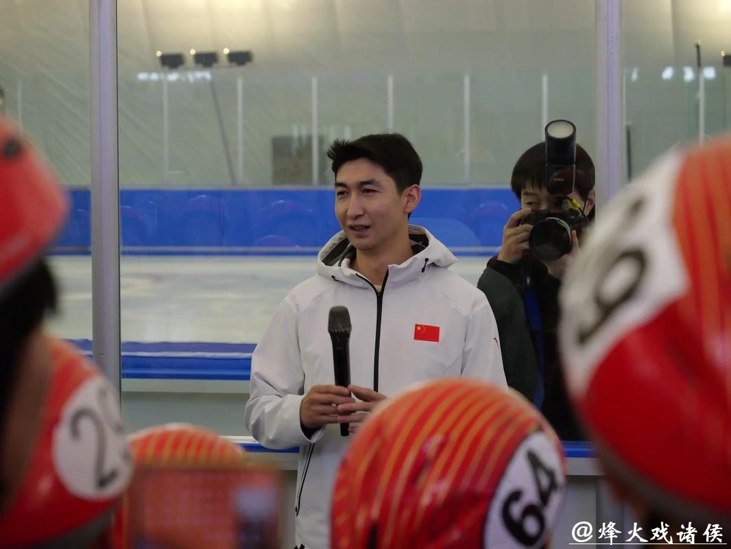 拒绝娱乐圈诱惑，武大靖宣布竞聘国际滑联新岗位，年薪待遇首次揭秘