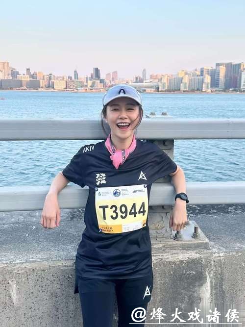 众多艺人参加香港马拉松赛，正向运动影响引关注